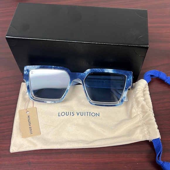 Louis Vuitton men/women very rare Multi Millionaire Sunglasses White Gold  Trim